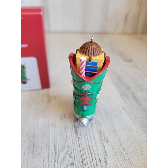 Hallmark lights to boot ornament Xmas Cowboys - Picture 6 of 6